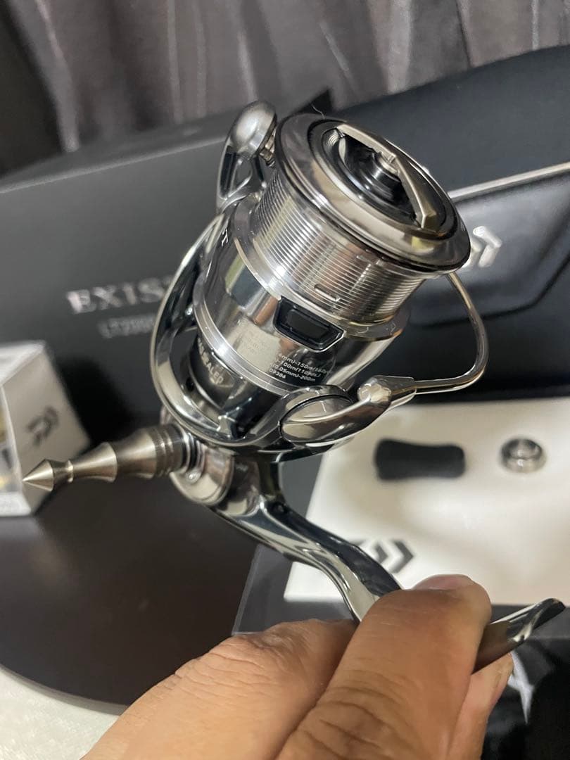 22イグジストLT2000S-H カスタム多数、純正品あり