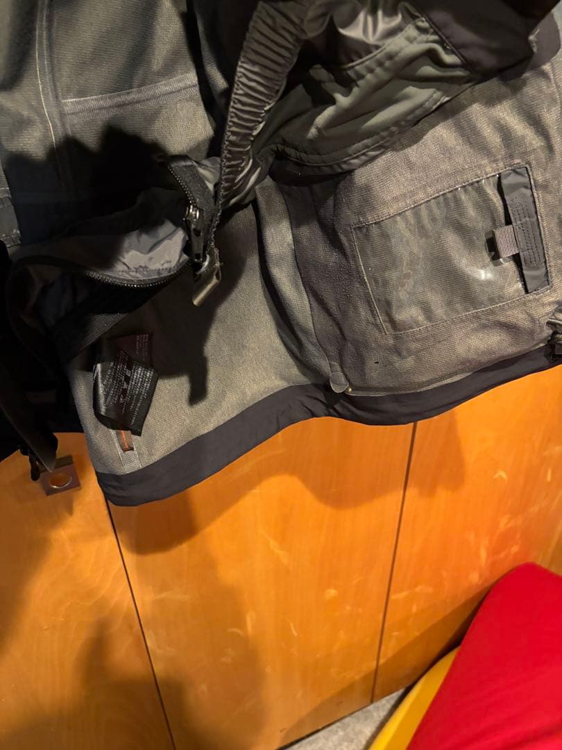 burton AK 3レイヤージャケット　Sサイズ