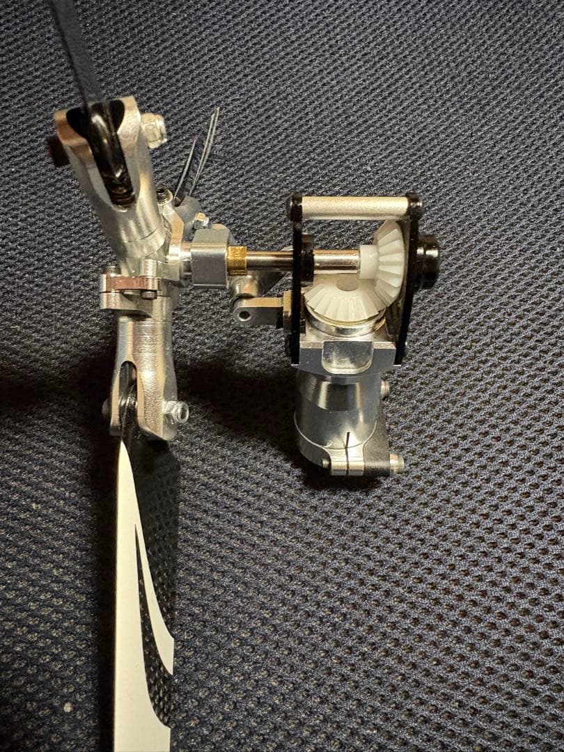 TRX-550X~600RCヘリコプター用スリーローターヘッド シルバー