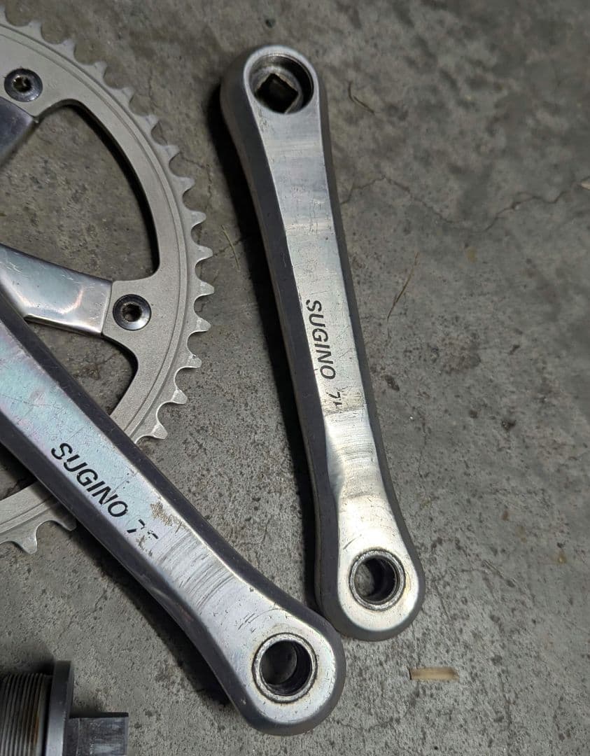 中古sugino75 ピスト用クランク165mm NJS刻印48ギヤ BB付き