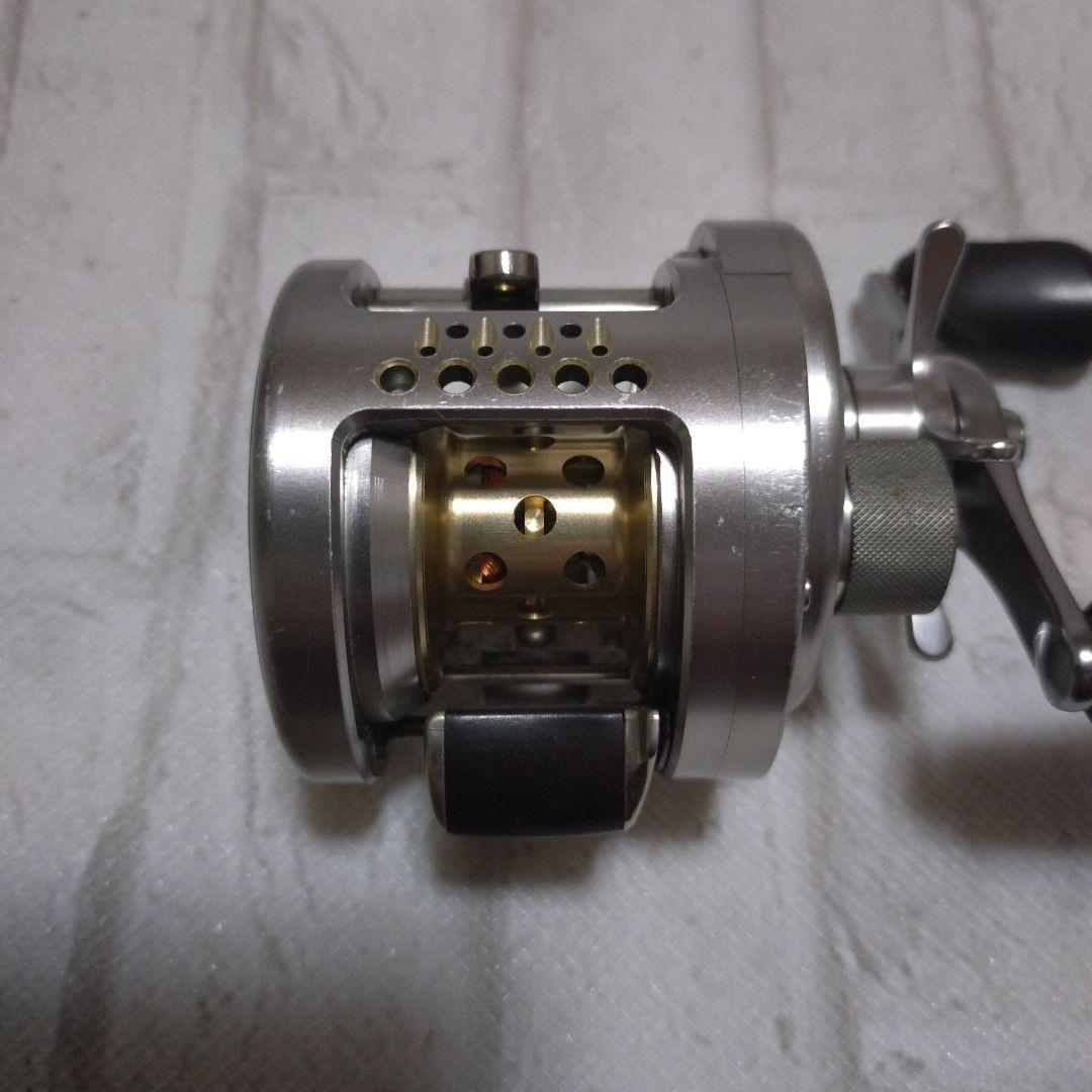 シマノ　カルカッタコンクエスト200DC　03カルカッタコンクエスト