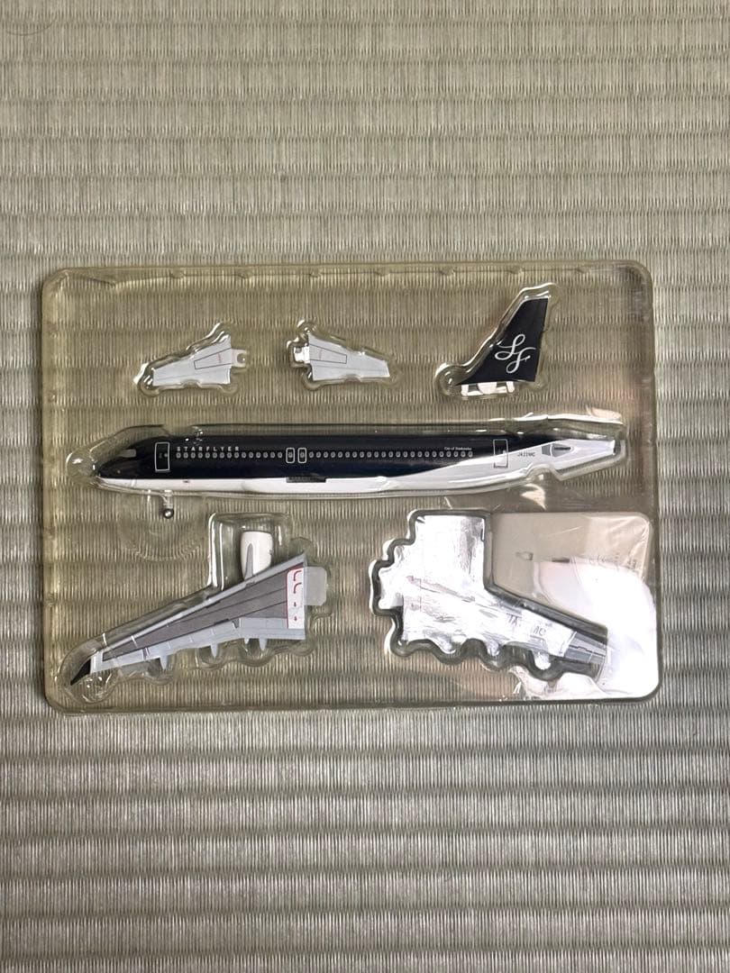 スターフライヤー　　STARFLYER A320 1/200モデルプレーン