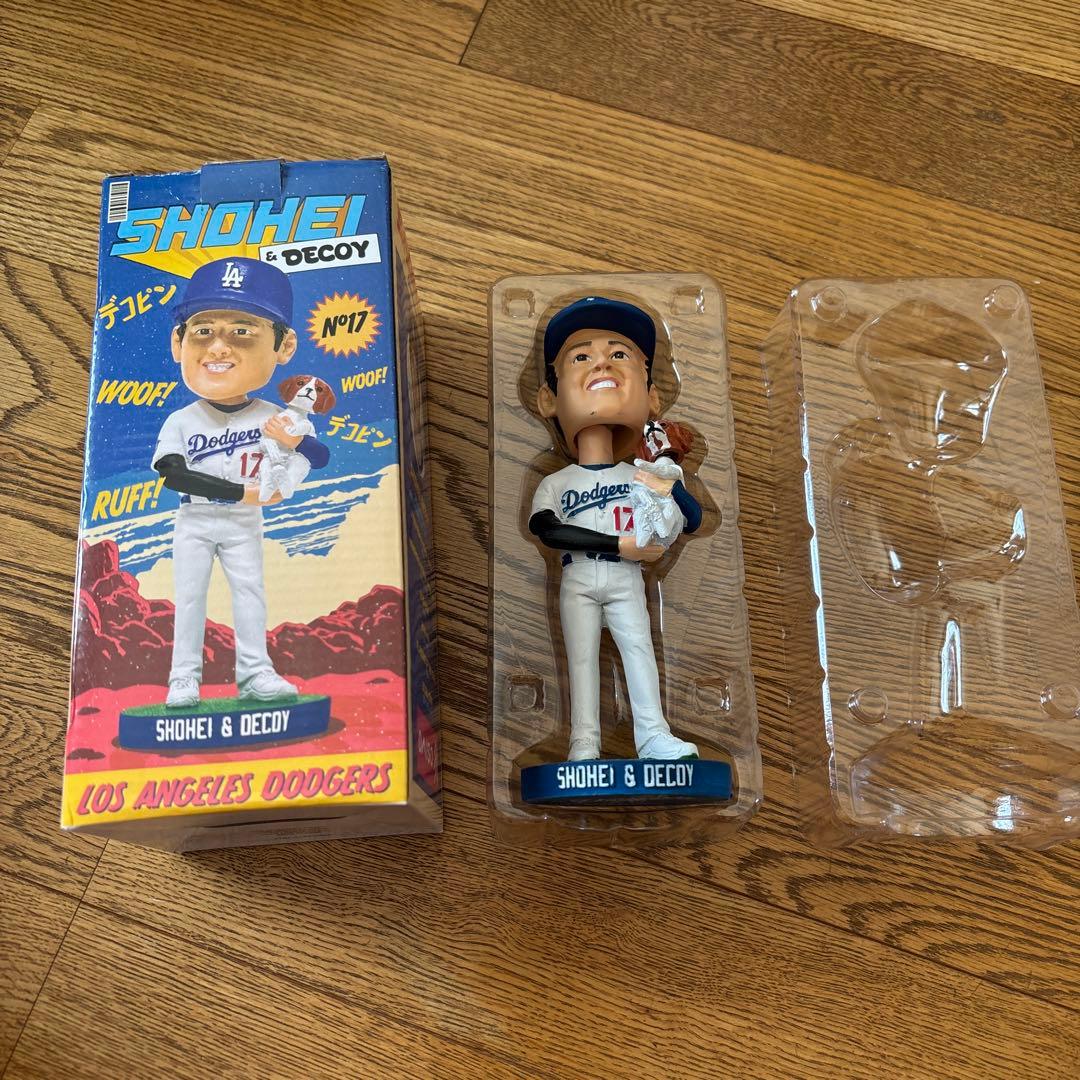 【値下げ】大谷翔平　フィギュア ドジャース　17 デコピン　バブルヘッド