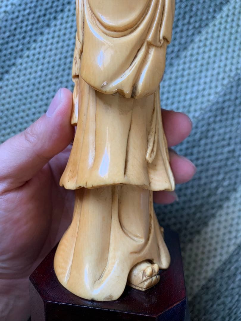 飾り物 古美術品 細密細工 特殊白材 根付 天然素材 極上 アンティーク 置物