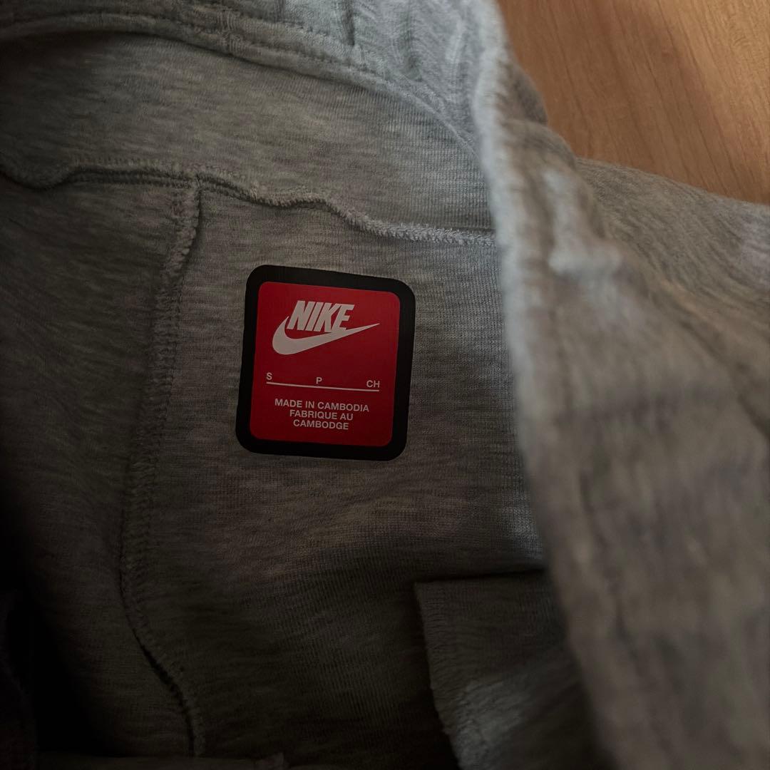 NIKE テックフリース S