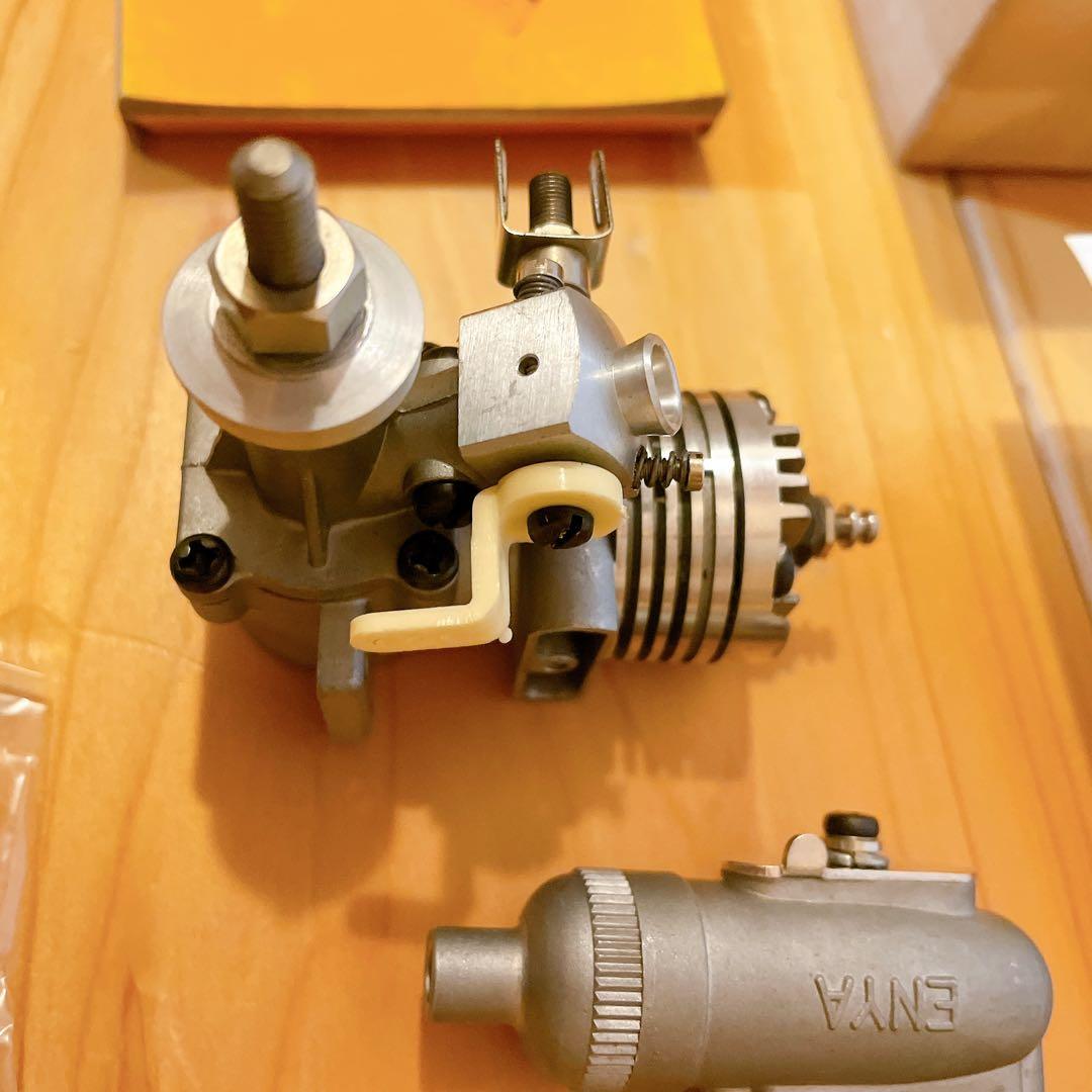 ￼模型用小型エンジン　ENYA　09エンジン　飛行機　エンジン　ラジコン　未使用