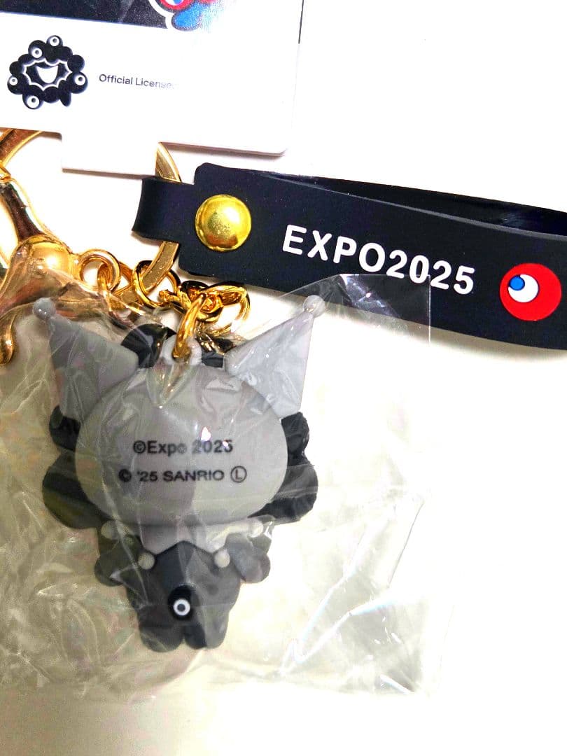 【万博会場内限定タグ付】 ４種類サンリオ黒ミャクミャクなりきりキーホルダーセット