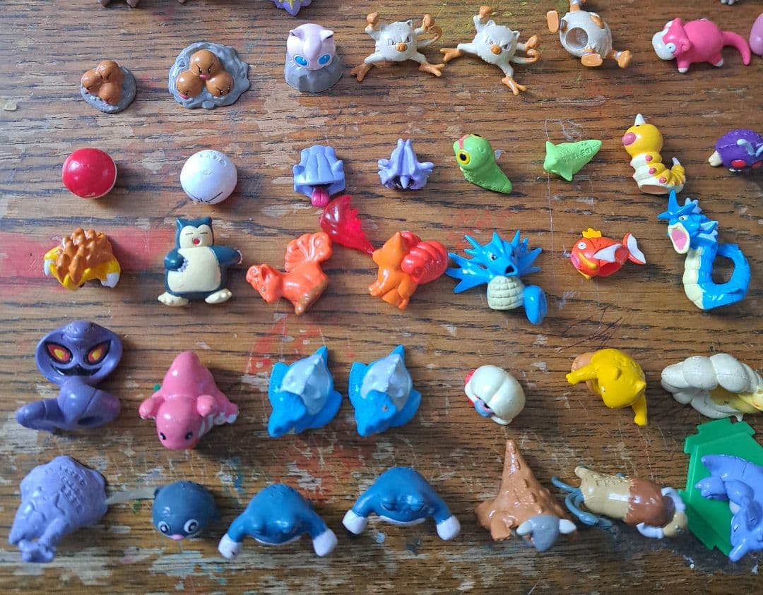 d*2様 ポケモン　鉛筆キャップフィギュア　136個　初期、クリア多数