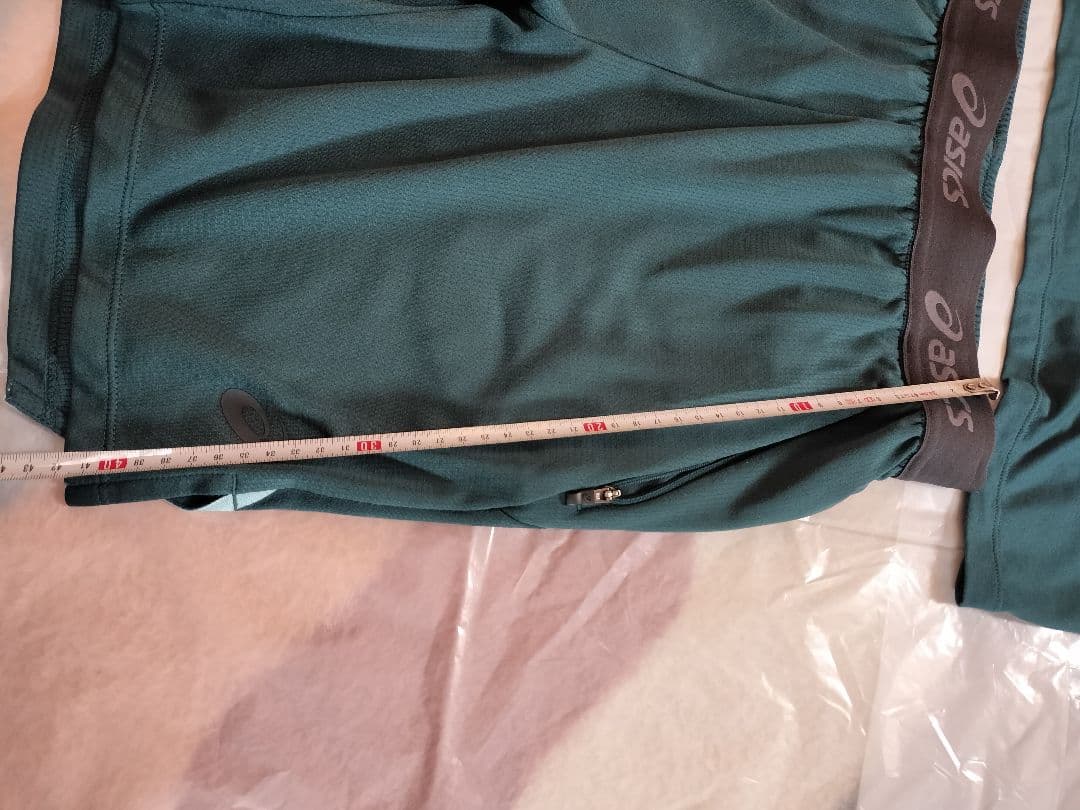 asics actibreeze ベンテッドメッシュtシャツ と7in ショーツ