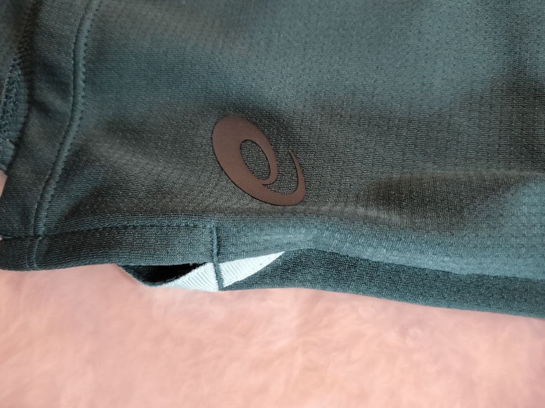 asics actibreeze ベンテッドメッシュtシャツ と7in ショーツ