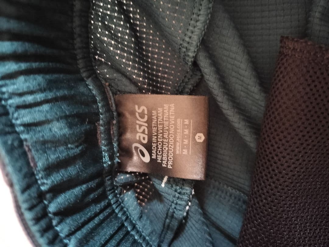 asics actibreeze ベンテッドメッシュtシャツ と7in ショーツ