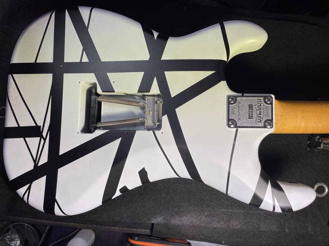 格安放出レストア❗️ESP製kramer FOCUS3000ボディで白黒フランケン