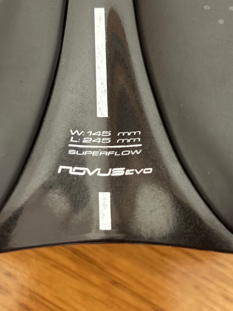 セライタリア　NOVUS BOOST EVO TM SUPERFLOW サドル