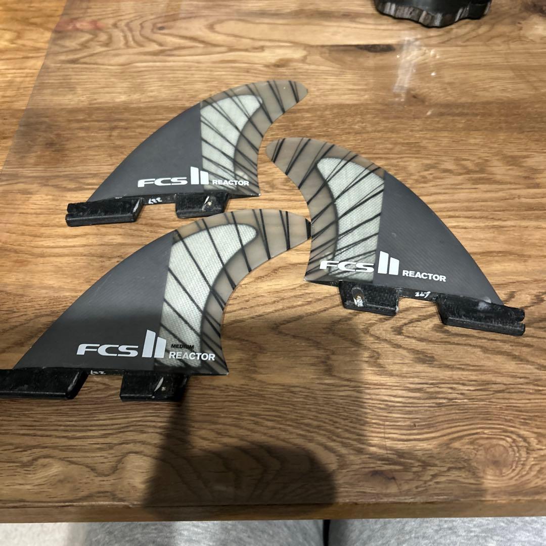 FCS II REACTOR フィン 3枚セット　Ｍ　PC Carbon Tri