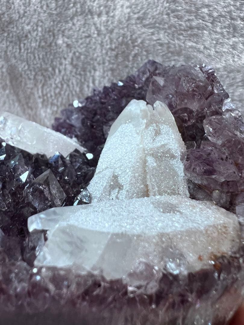 アメジストドーム　カルサイト共生