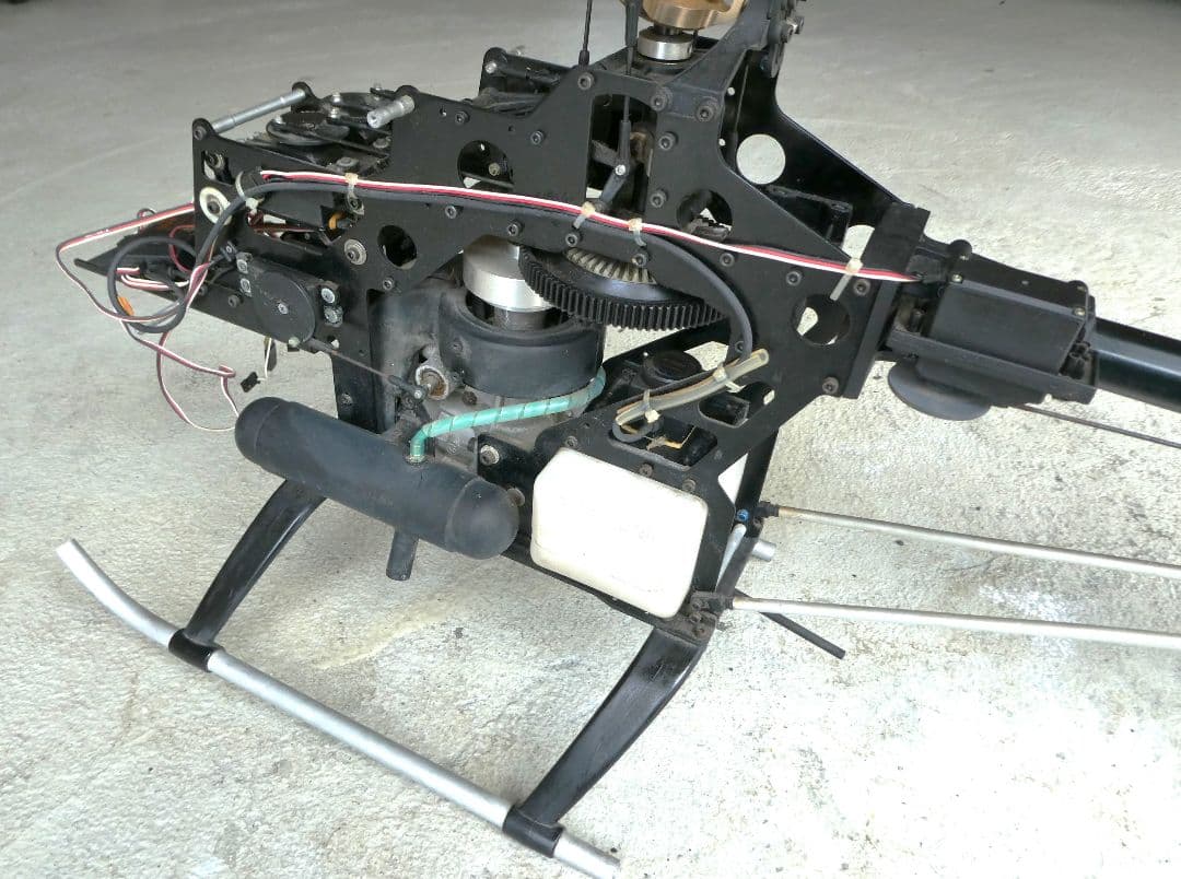 ヒロボー 剣 60クラス エンジン RC ヘリコプター レトロ 現状 長期保管品