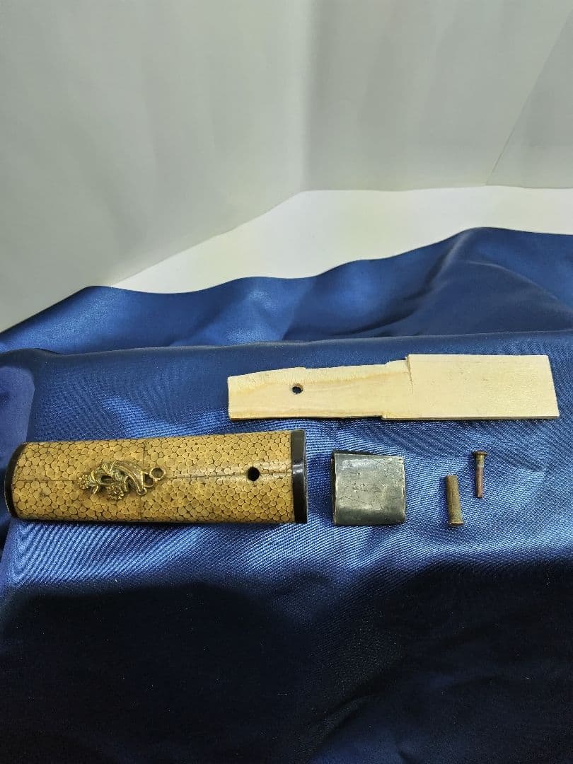 短刀の柄 ・ 目貫・ はばき