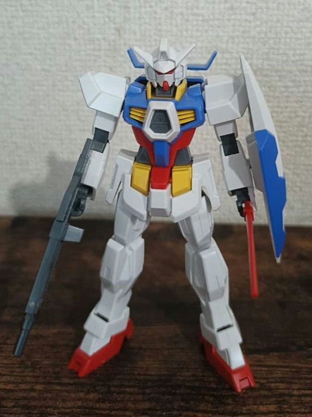 【新品】ガンプラ完成品3体ガンダムフィギュアとカード2枚のセット売り