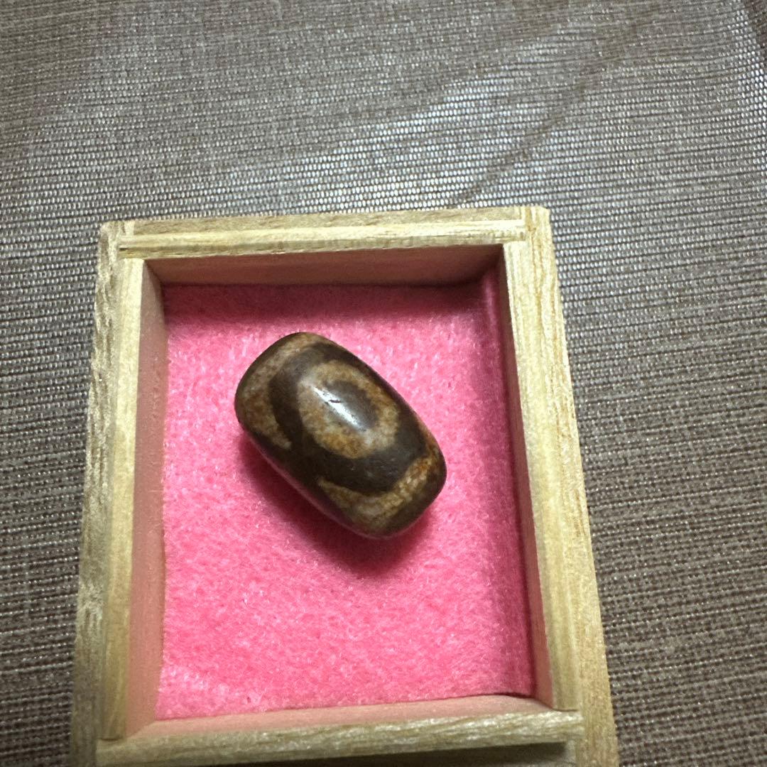 紅朱砂　虎牙三眼