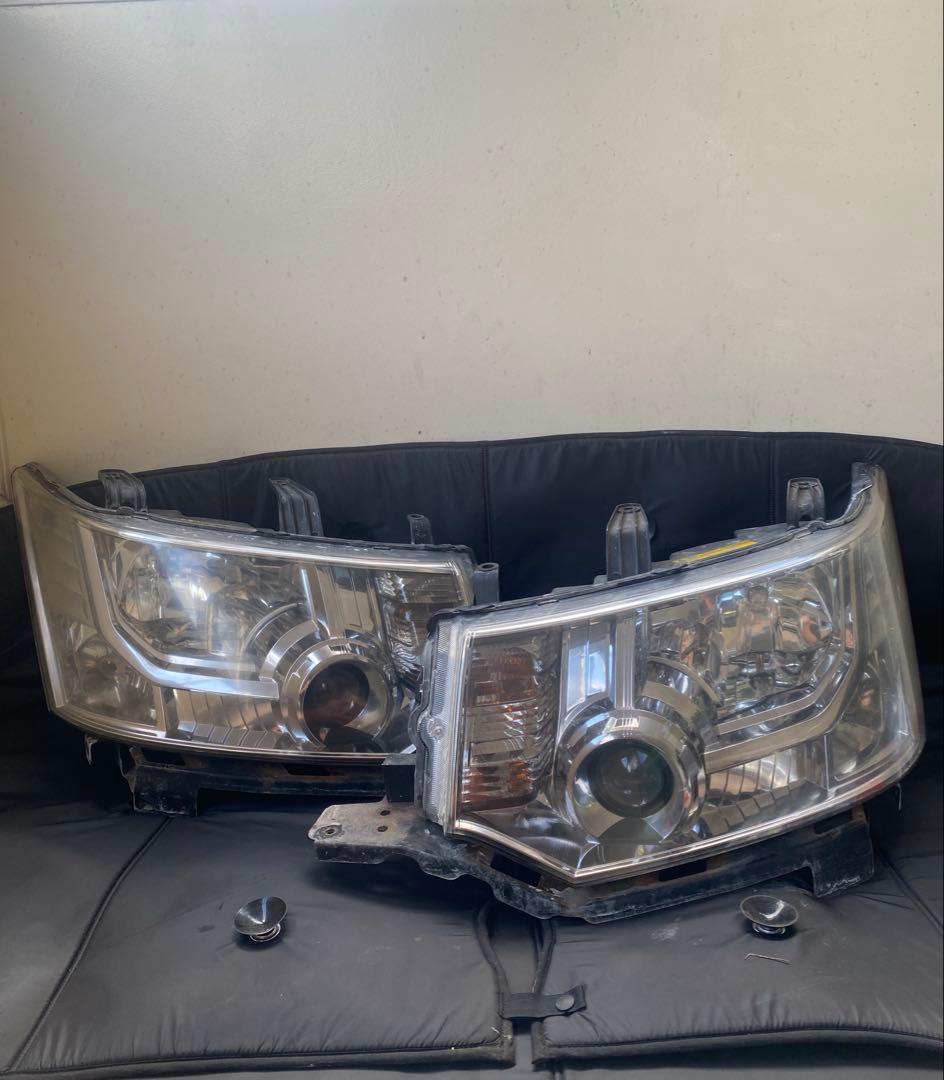 三菱 デリカ D:5 純正ヘッドライト 左右セット（コーティング済み）