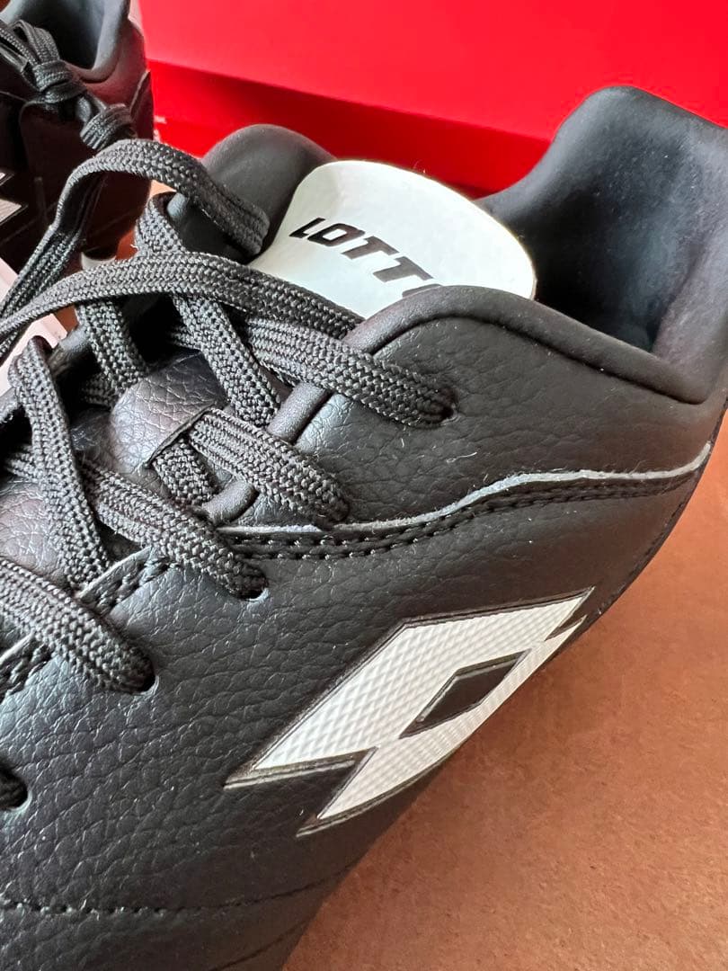 lotto スタディオ300ⅢFG 27.5cm　ブラック×ホワイト