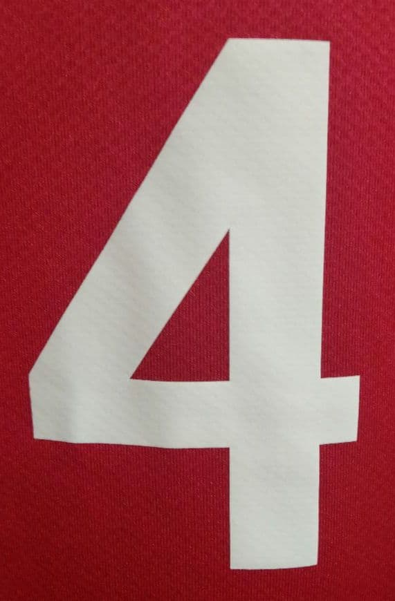 浦和レッズ 闘莉王 #4 ユニフォーム 2009 ホームモデル 紙タグ付き