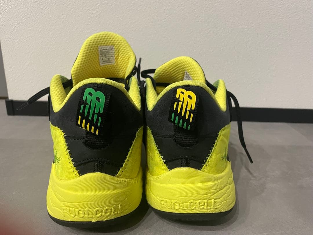 ニューバランスバスケットボールシューズ イエロー/ブラック