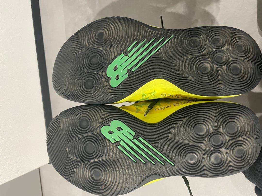 ニューバランスバスケットボールシューズ イエロー/ブラック