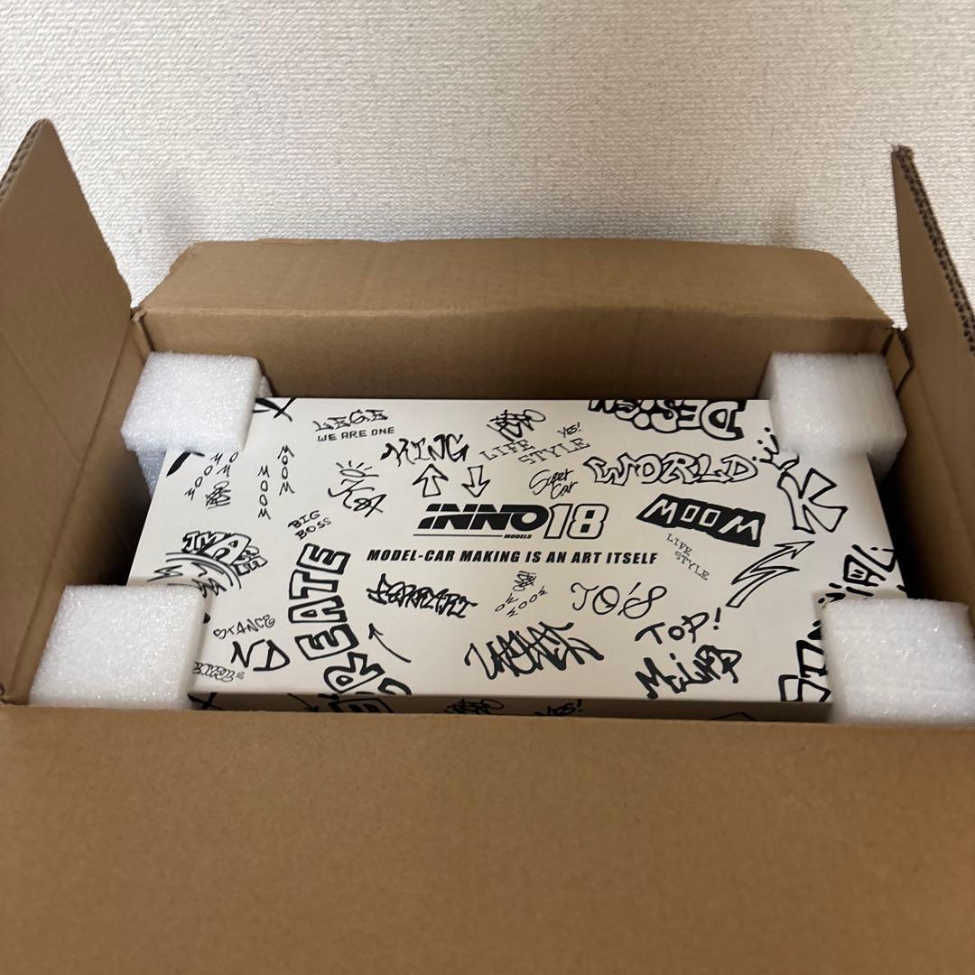 LIBEATY WALK F40 1/18リバティーウォーク限定