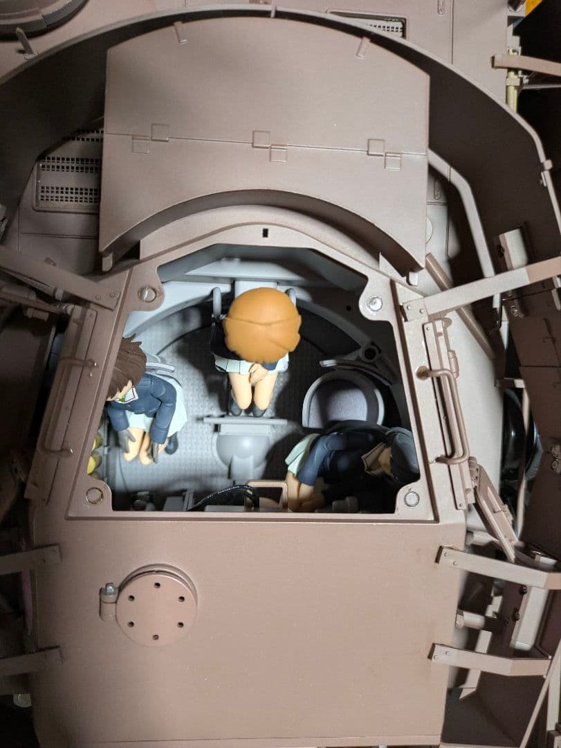 アシェット 週刊 ガールズ&パンツァー Ⅳ号戦車 H型D型改1〜100号　完成品