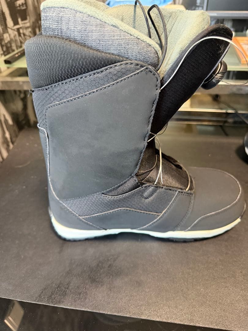 NIDECKERスノーボードブーツ