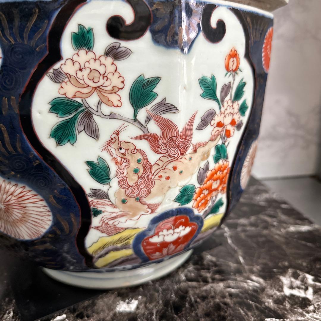 古伊万里、柿右衛門様式、特大女人蓋物、唐獅子、草加紋。　特製、桐箱。