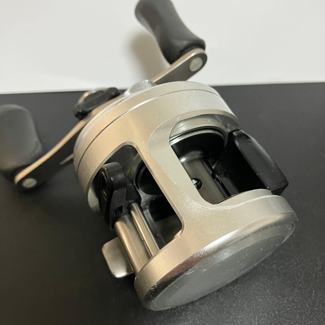 シマノ 12 カルカッタ 100 右ハンドル