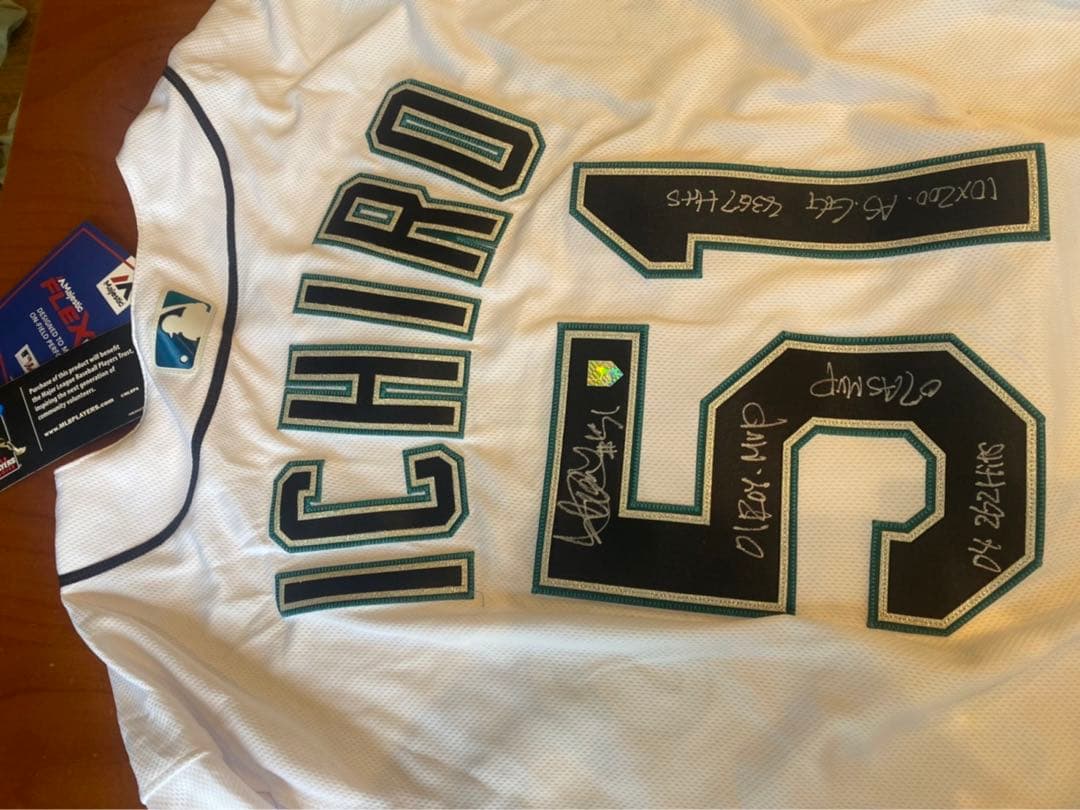 イチロー　直筆サインユニホーム