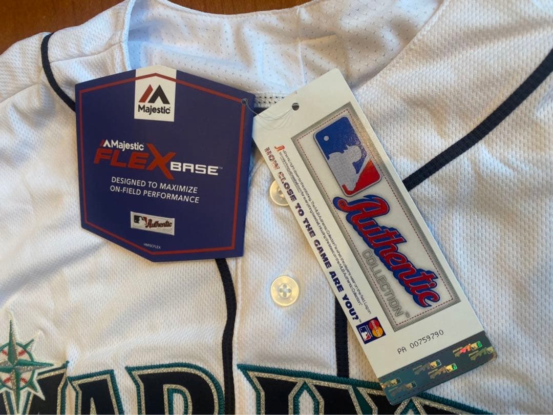 イチロー　直筆サインユニホーム