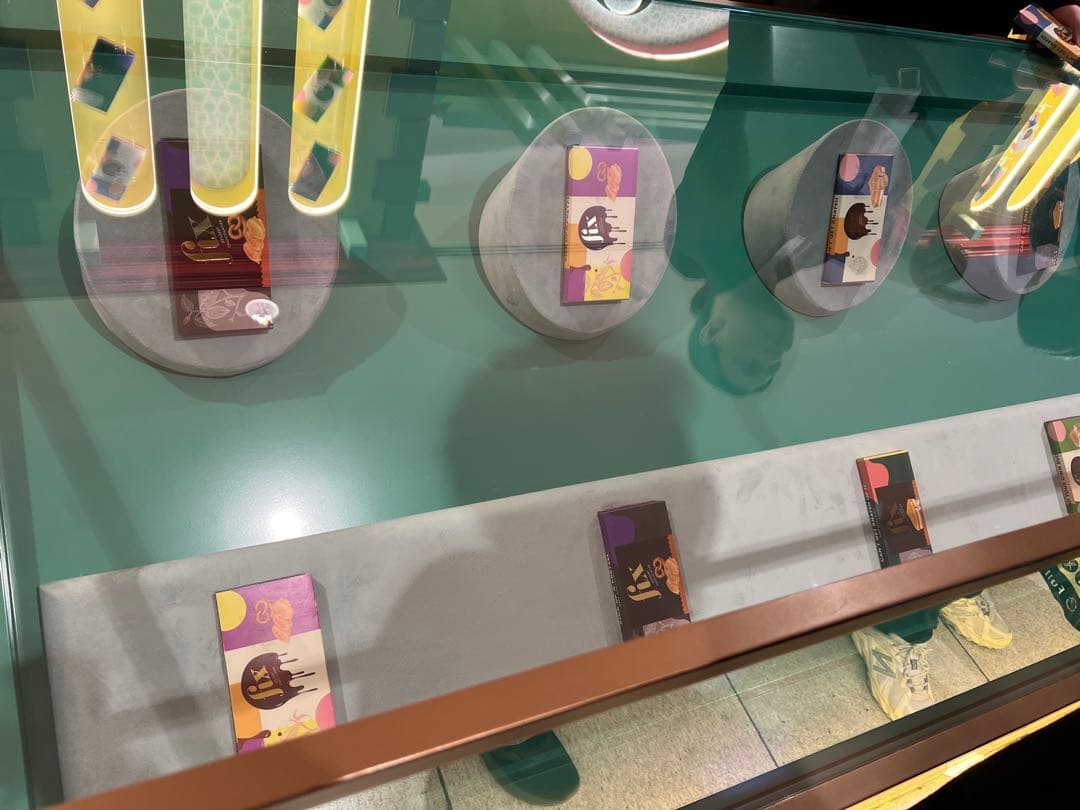 Fix ドバイチョコレート 2枚セット2/22ドバイで購入(紙袋付き)