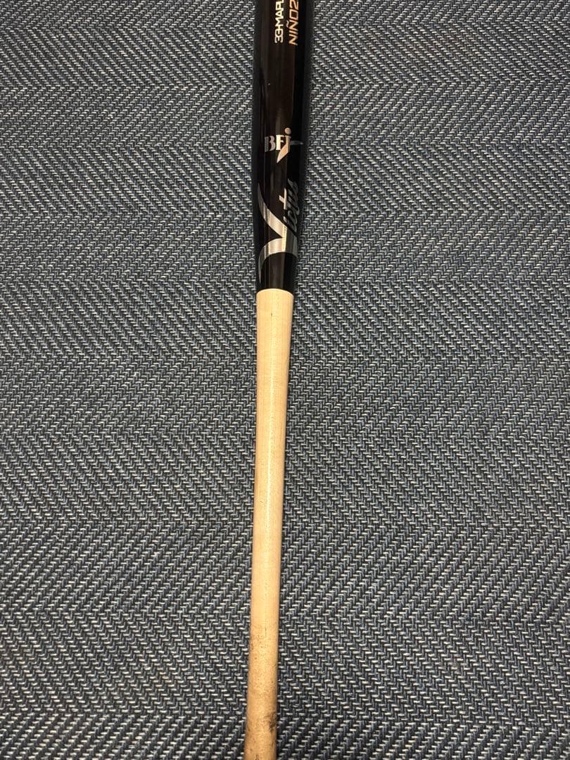 ビクタス　ヴィクタス　NINO23 木製バット タティスJr.モデル