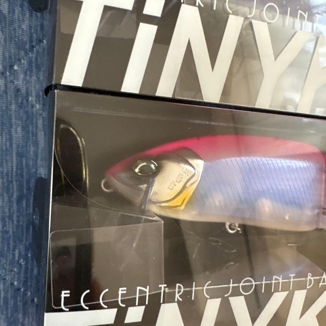 ⭐️ともき⭐️タイニークラッシュ　2個売り　HAMAピンク　レッドライト