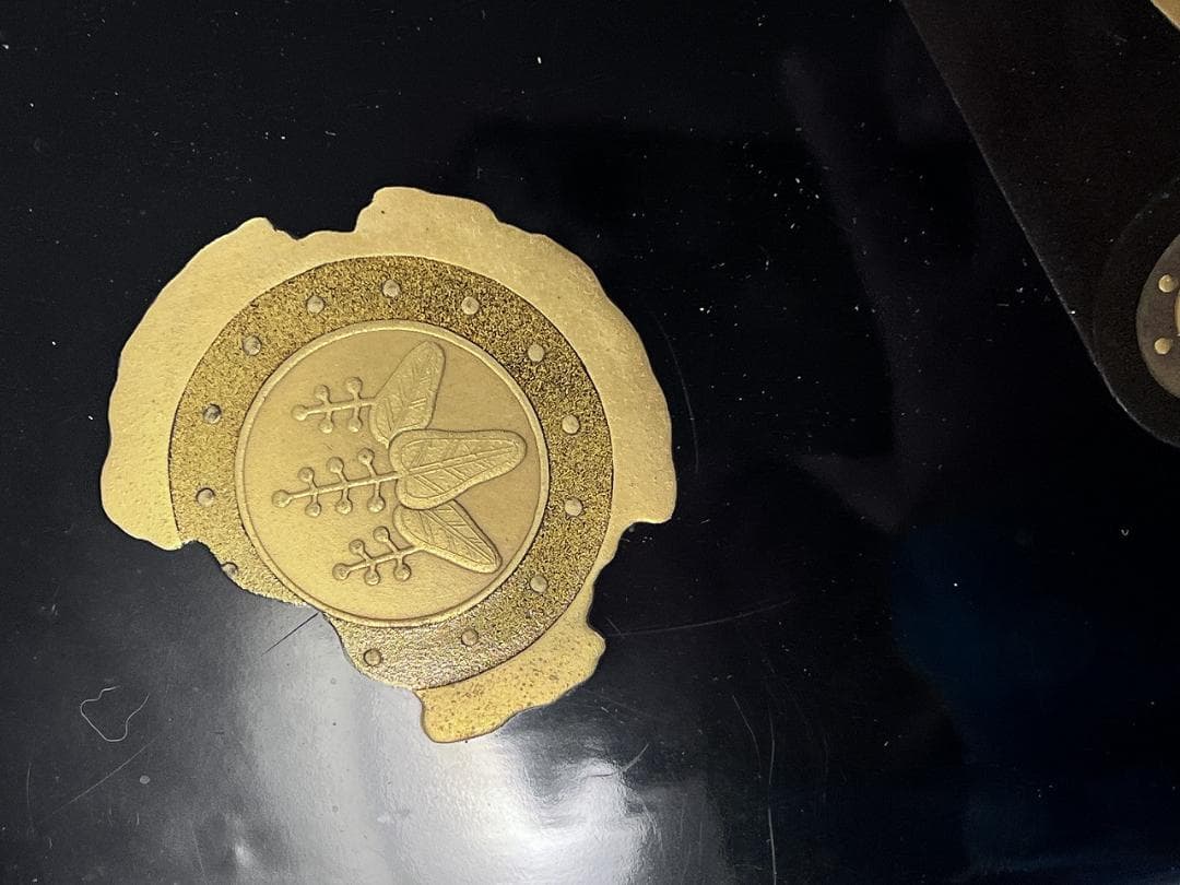 漆器 文箱 金蒔絵硯箱　瓦模様　桐紋　水滴　筆付き 黒 金色装飾 伝統デザイン