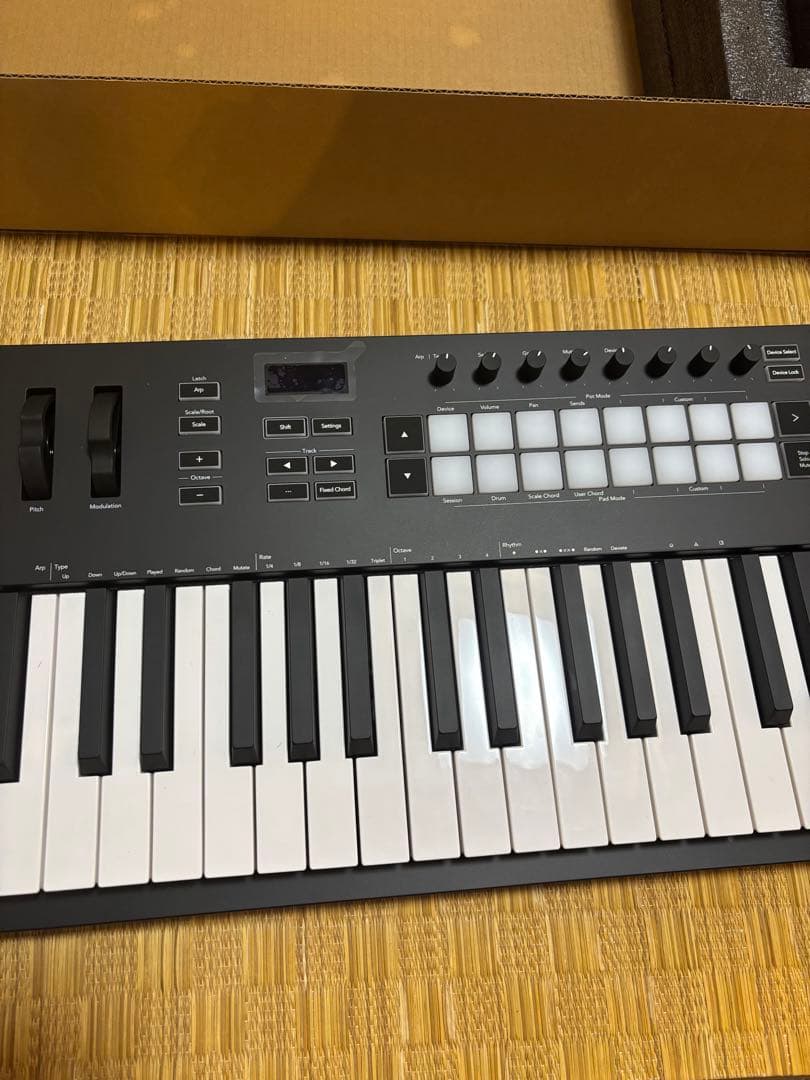 NOVATION ( ノベーション ) LAUNCHKEY 88 MK3