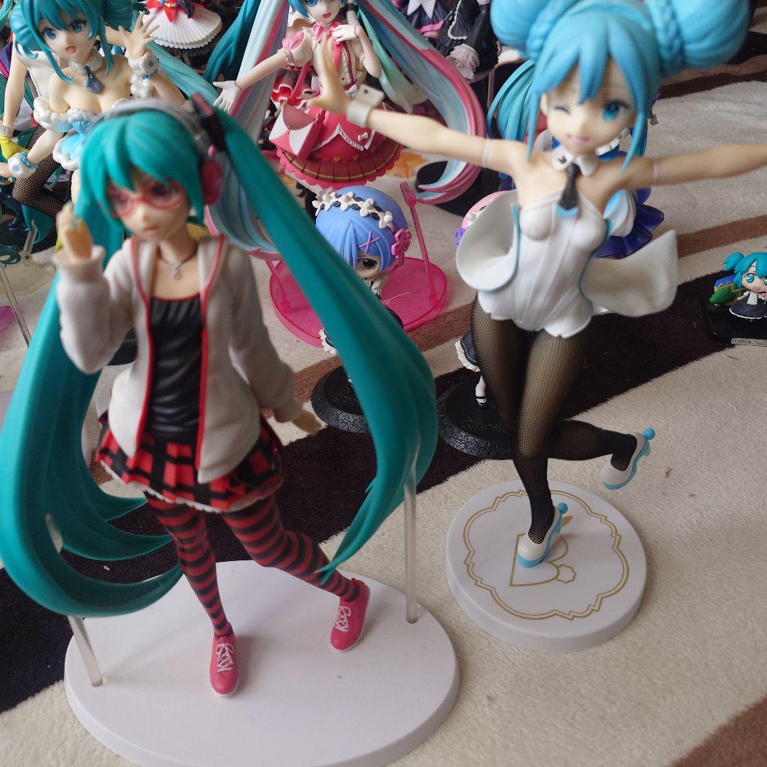 初音ミク フィギュア 30体+2体セット 　ジャンク扱い