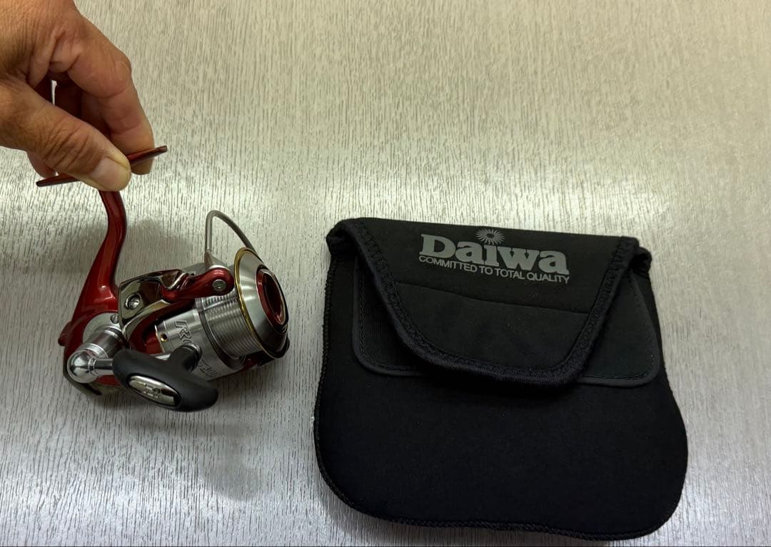 DAIWA セルテートカスタムボディ3000 レッド RCSスプール3012