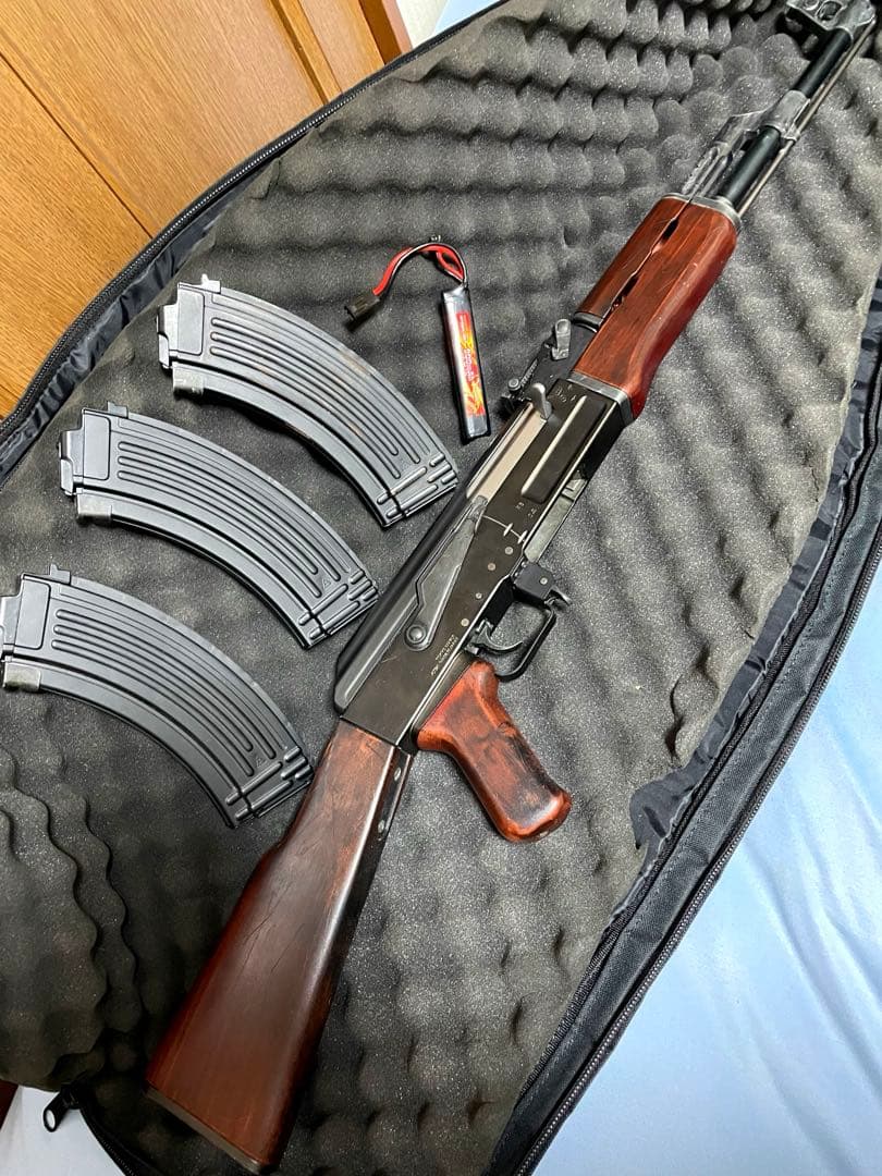 東京マルイ 次世代AK-47マガジン3本　ガンケース付き