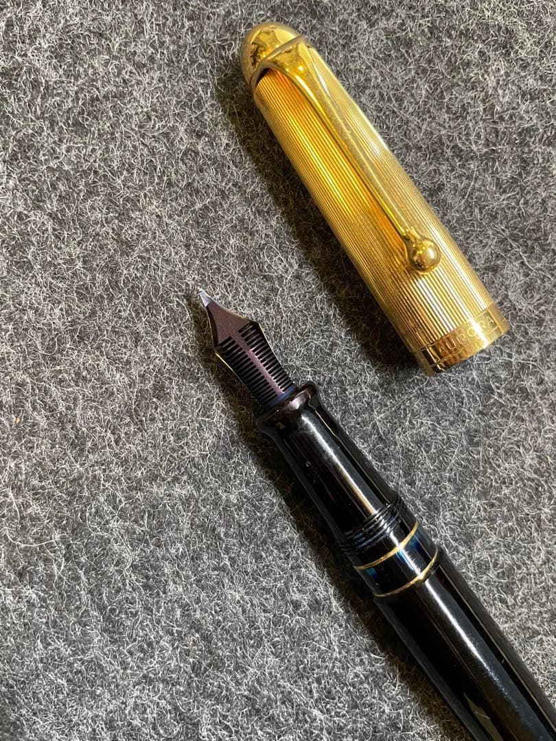 アウロラ 88（オタントット）万年筆　字幅M