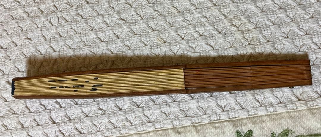 美しい花の絵柄 扇子 書道付き 収納ケース付き