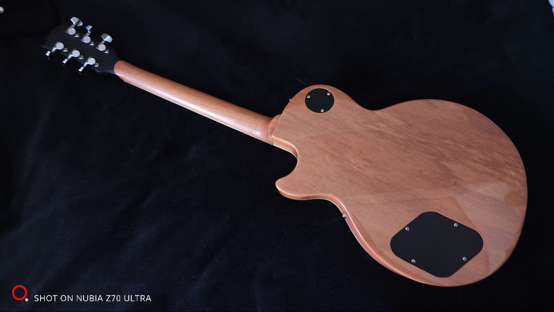 オリジナルギター　フルイドアート　アクリル絵の具塗装