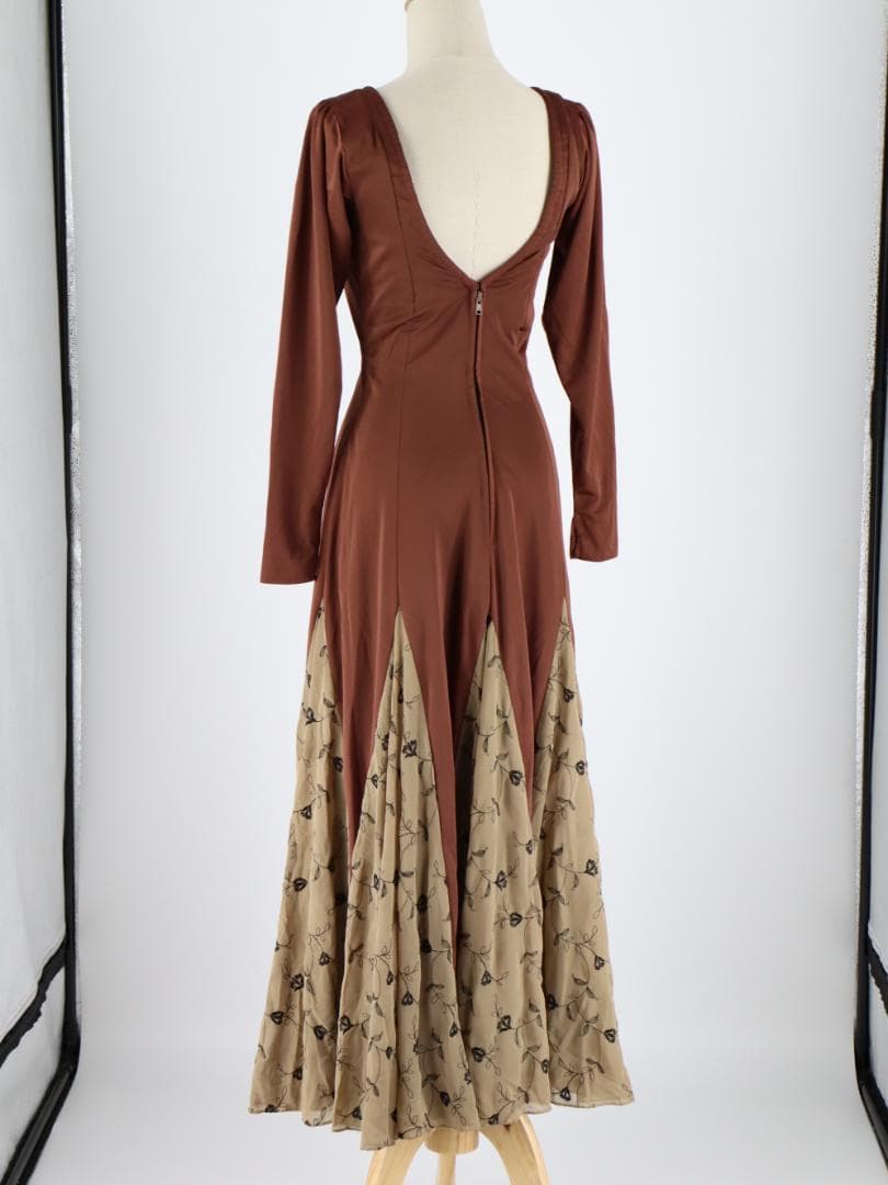 【美品フラメンコ衣装】光沢ブラウン×刺繍花柄 ドレス 大きく広がる裾 ワンピース