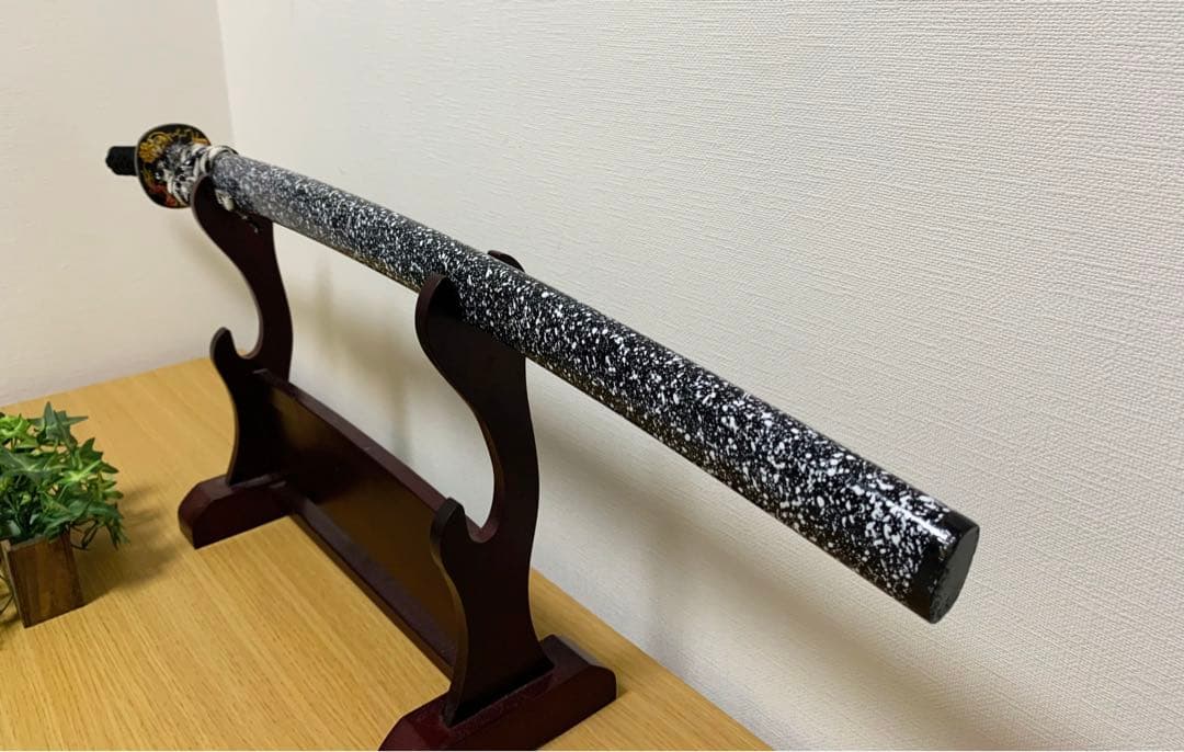 【模造刀】日本刀 打刀 肥前忠広 美しい鍔 樋入刀身