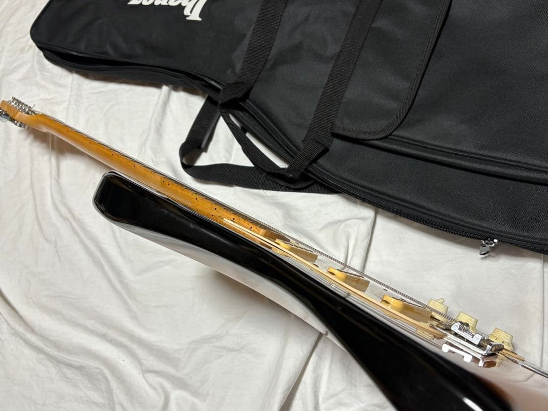 u*a様 Squier by Fender エレキギター　ソフトケース付1916