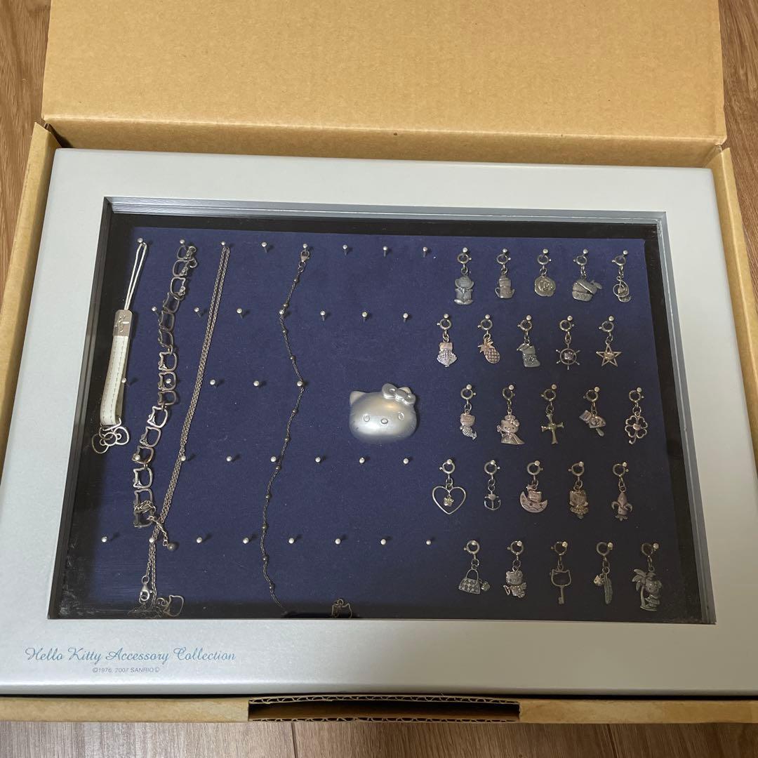ハローキティ　ディアゴスティーニ　チャームセット